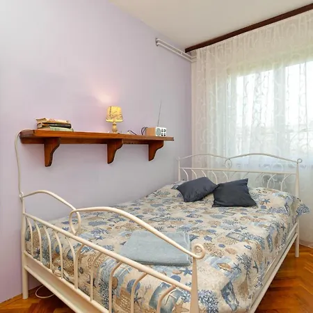 Apartments Regina 1067 * Rovinj