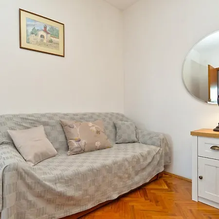 Apartment Apartments Regina 1067 Rovinj